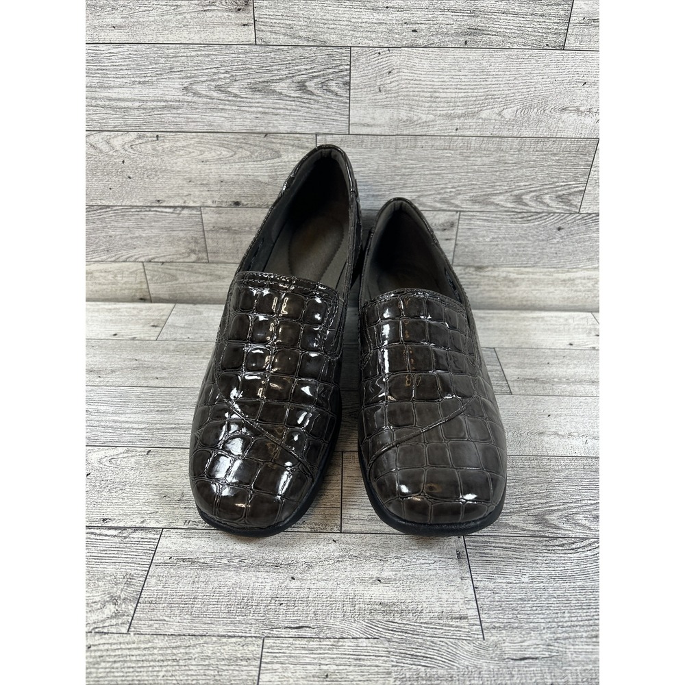 Clarks May Poppy Loafer Women's Size‎ 7 M Brown Croc Print Slip On Shoe